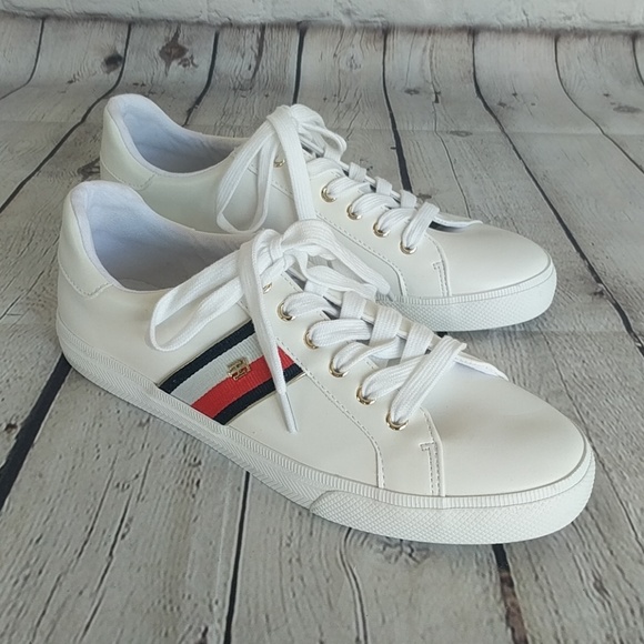 tommy hilfiger lenka